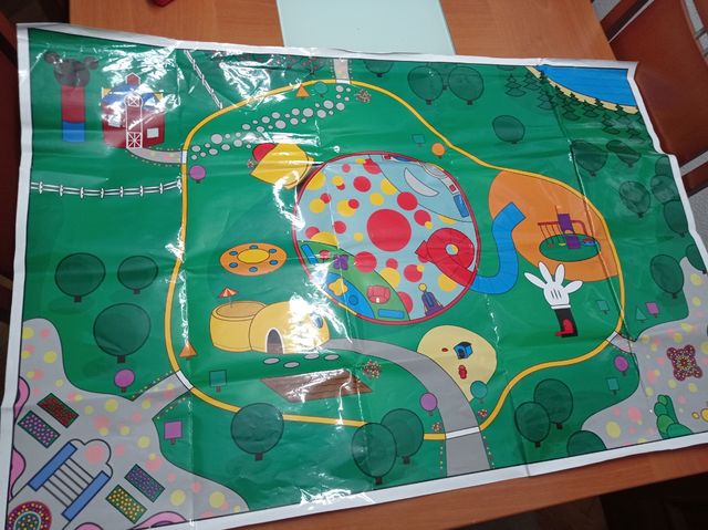 Cuento Disney con figuras y tapete juego