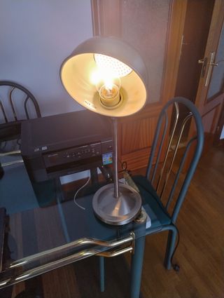 Flexo luz escritorio.