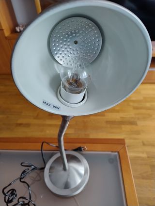 Flexo luz escritorio.