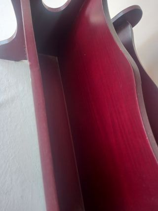 Mesita de noche/revistero de madera