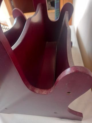 Mesita de noche/revistero de madera