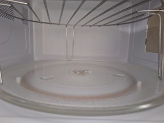 MICROONDAS ORBEGOZO CON GRILL