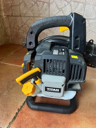 sopladora de gasolina titan