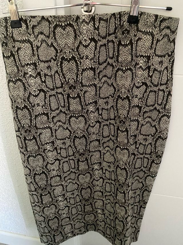 falda print animal nueva de zara talla L