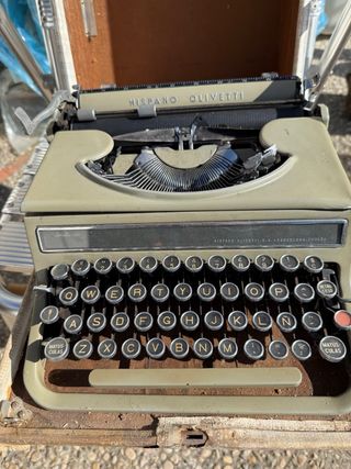 Maquina de escribir Hispano Olivetti