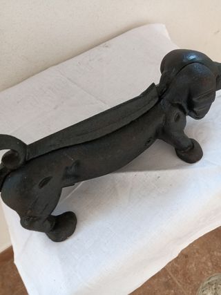 Figura Hierro Raspador de Botas.