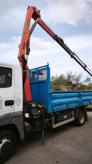 Nissan Atleon 2006..