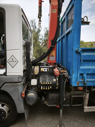 Nissan Atleon 2006..