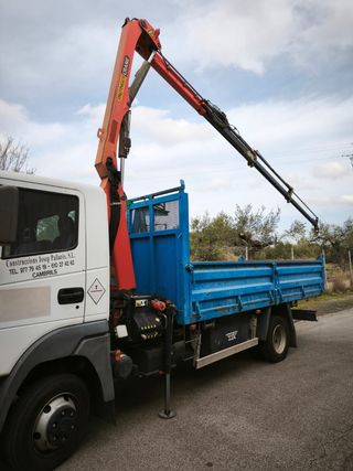 Nissan Atleon 2006..