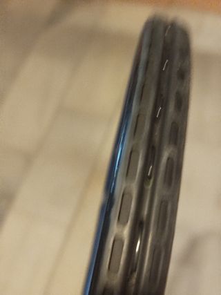 Raqueta de tenis Prince. 