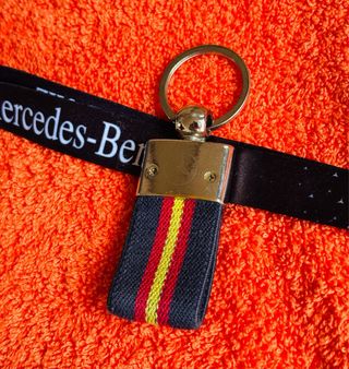 MERCEDES BENZ ... LLAVEROS
