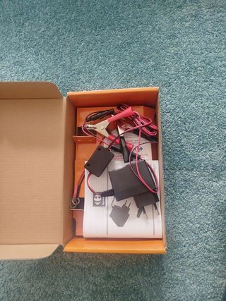 Cargador de batería para coche y moto 