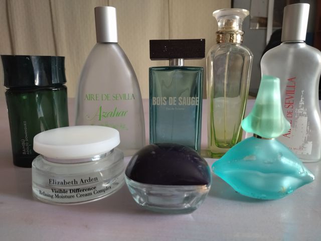 7 flaconi di profumo vuoti 2 flaconi di crema