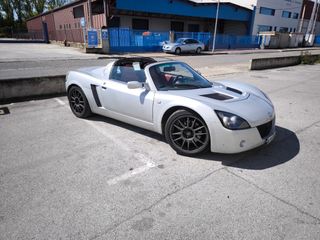 Opel Speedster 2003