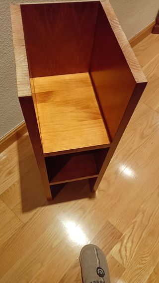 Se VENDE MUEBLE ESTANTE.