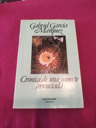 Cronica de una muerte anunciada / Chronicle of a Death Foretold (Spanish and English Edition)