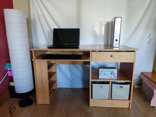 Mesa de estudio e informática