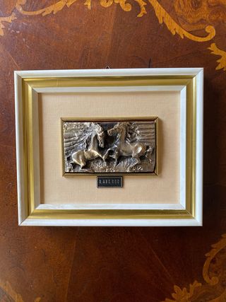 Quadretto con scultura in argento