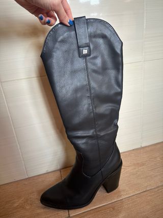 Botas altas negras