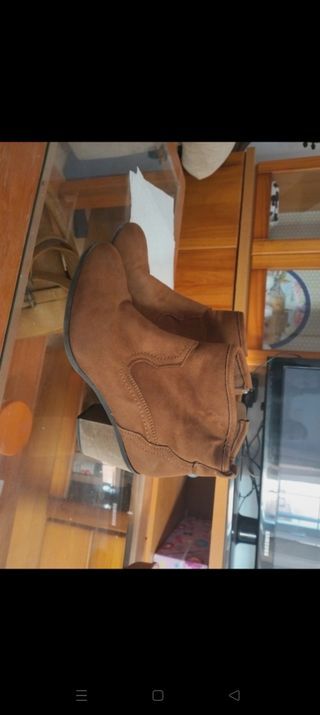 Botines Camel mujer. Número 36