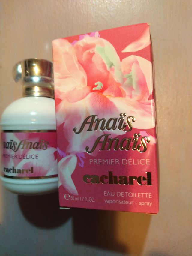 Bottiglie di profumo vuote