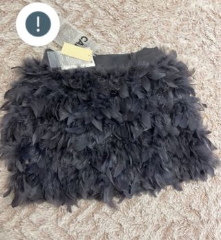 Falda de plumas