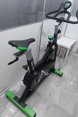 Bicicleta spinning  marca Salter PT-1590, POCO USO