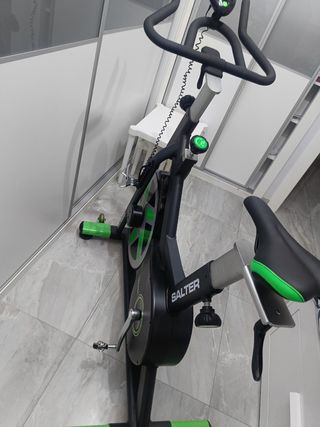 Bicicleta spinning  marca Salter PT-1590, POCO USO