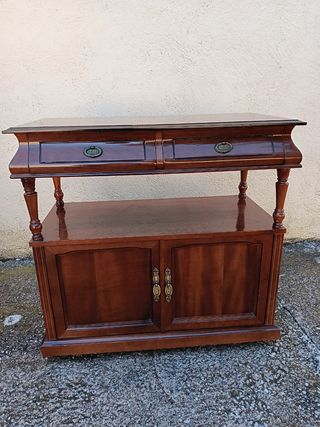 Mesita Antigua de fácil manejo.