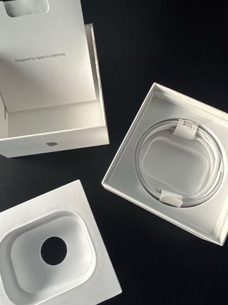 Caja airpods pro 2 y cable