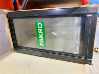 Ventana de techo giratoria FAKRO