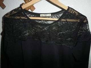 CAMISETA MUJER MANGA LARGA CON CANESÚ DE ENCAJE