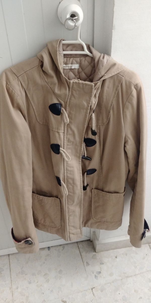 Chaqueta tipo trenca de mujer