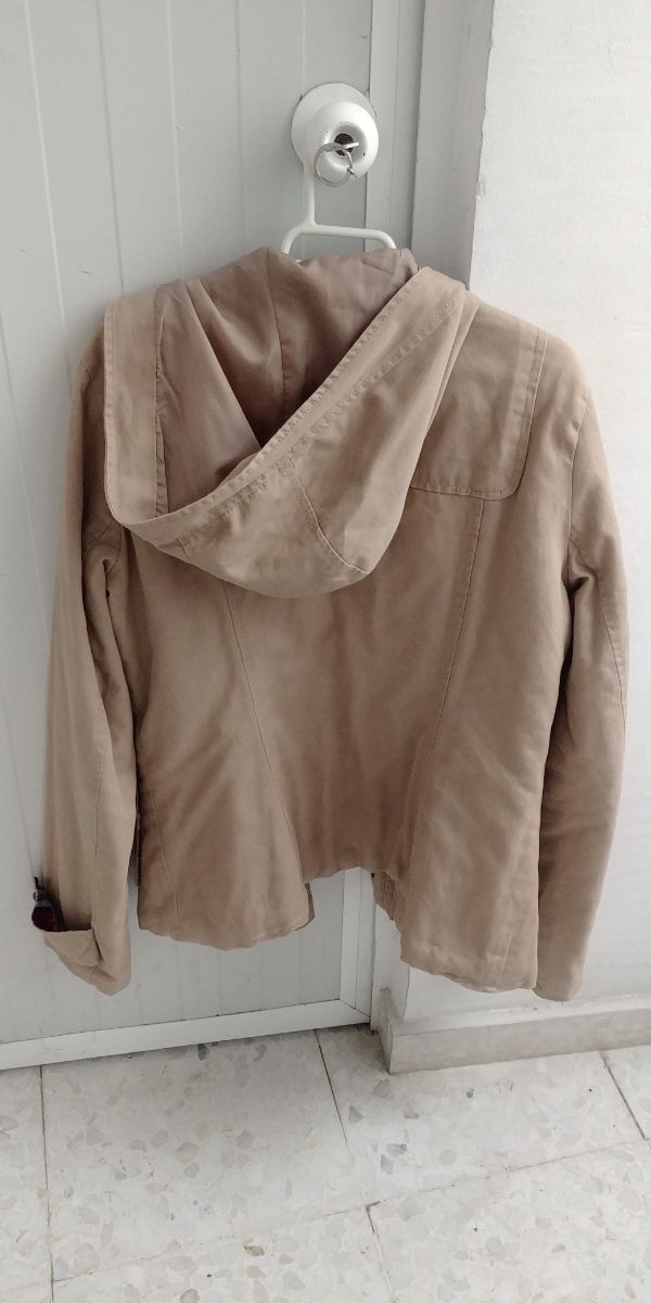 Chaqueta tipo trenca de mujer