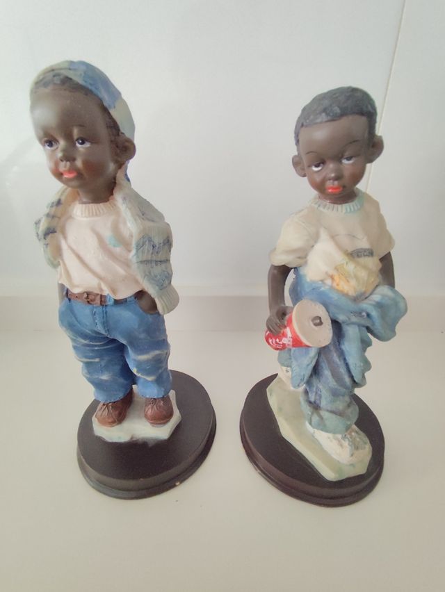 Pareja de figuras de Niños
