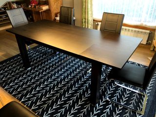 mesa de comedor con sillas