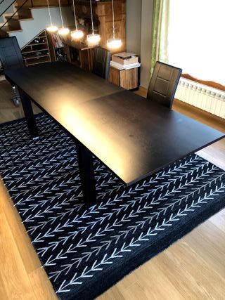 mesa de comedor con sillas