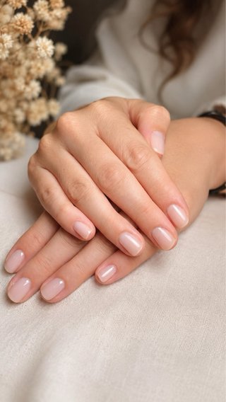 Manicura y pedicura  salón estudio bibi nails
