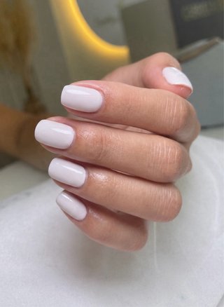 Manicura y pedicura  salón estudio bibi nails