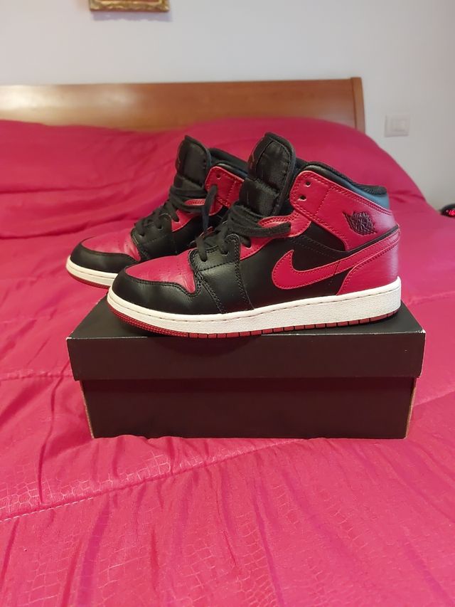 Air Jordan 1 MID GS