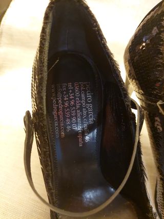 Scarpa aperta pailette e raso