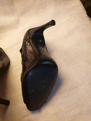 Scarpa aperta pailette e raso