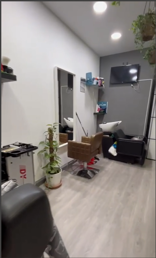 SE TRASPASA PELUQUERIA