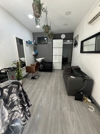 SE TRASPASA PELUQUERIA