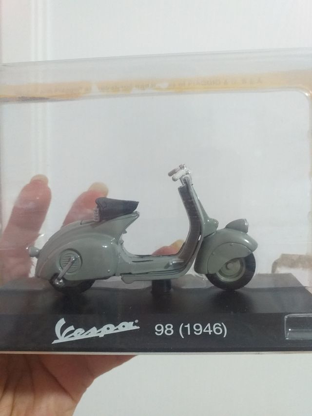 Modellino vespa 1946