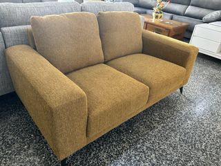 Sofa Amarillo nuevo dos plazas