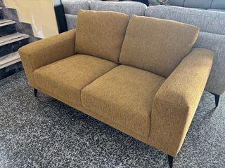 Sofa Amarillo nuevo dos plazas