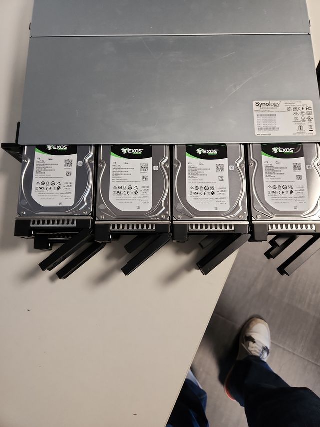 Nas synology RS3621XSPlus, 10 HDde 4 Tb. Y 2 ssd 