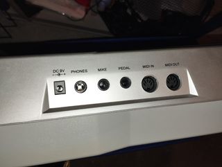 Piano electrónico 