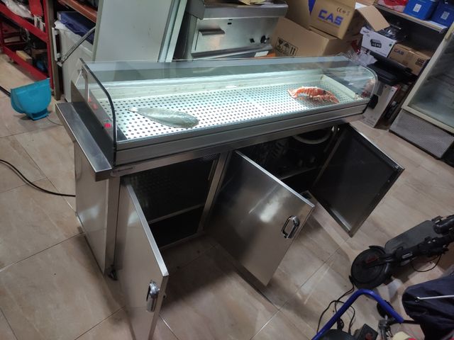 Vitrina expositor refrig. Con mueble.